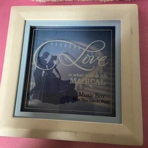 Hallmark Disney Cinderella Love collection Music Box